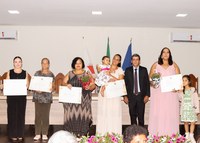 Câmara Municipal celebra o Dia das Mães com Sessão Solene emocionante no Anexo do Legislativo